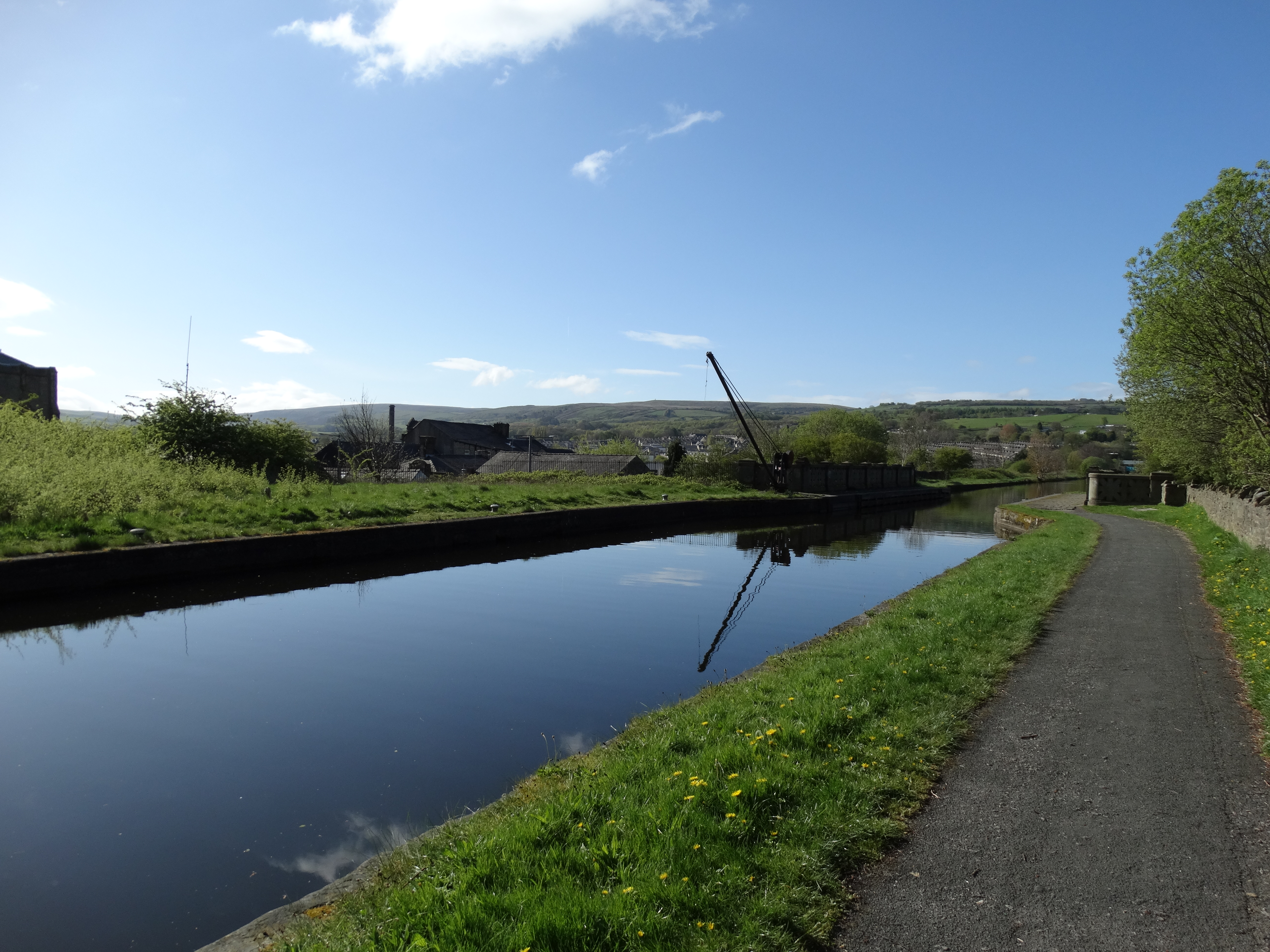 The Calder and Brun walk takes in the impressive raised straight mile of the Leeds-Liverpool canal.